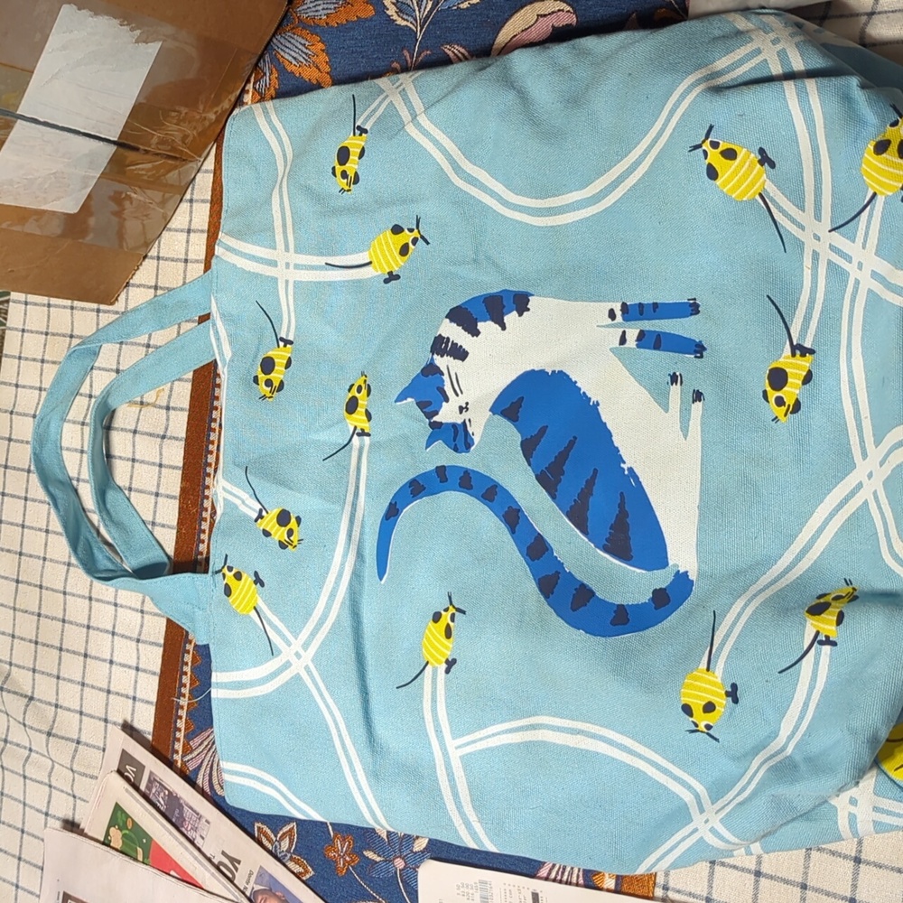 Cat & mouse shoulder bag